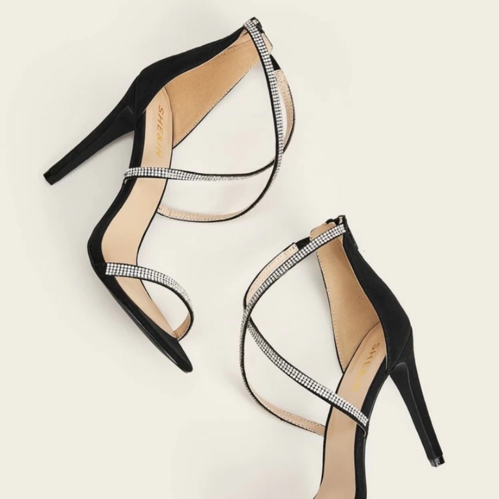 Black elegant heels👠